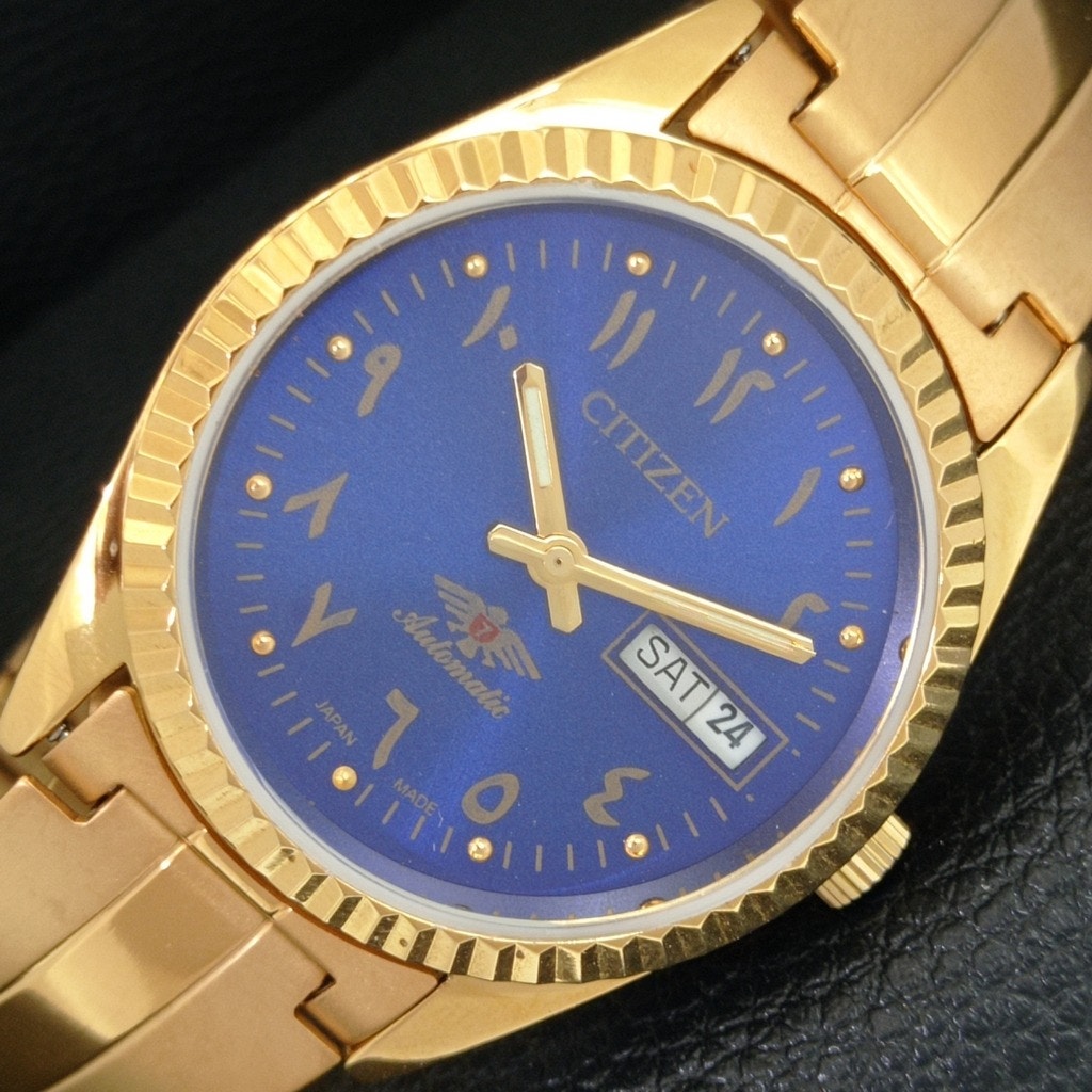 Vintage 1977 Citizen Automatic Mens Gold Watch WDaydate  Blue Accents